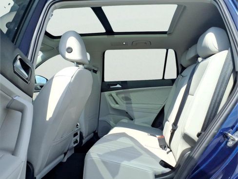 Certified 2024 Volkswagen Tiguan SE AWD/4WD image 12