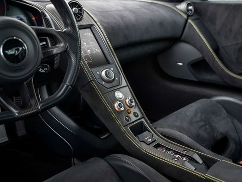 Used 2016 McLaren 675LT Coupe RWD image 37
