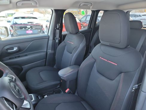 Used 2023 Jeep Renegade Trailhawk image 13