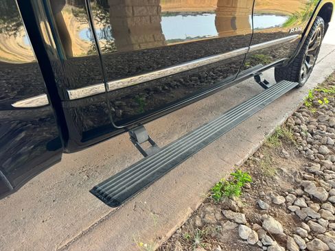 Used 2019 RAM 1500 Limited AWD/4WD image 24
