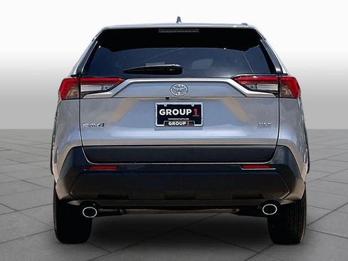 Used 2025 Toyota RAV4 XLE FWD image 5
