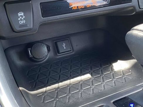 Used 2021 Toyota RAV4 LE FWD image 30