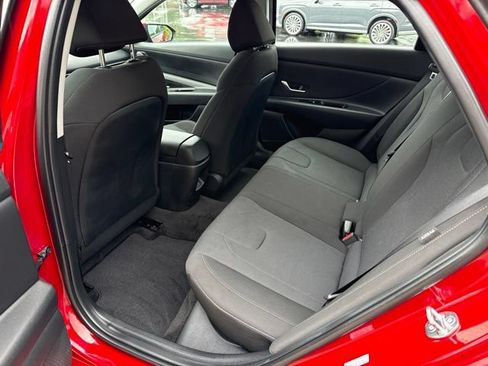 Used 2024 Hyundai Elantra SE FWD image 13