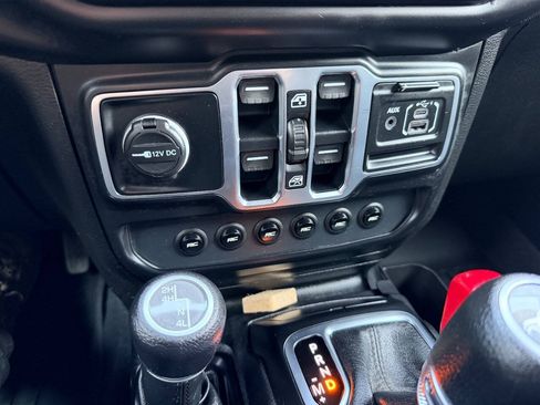 Used 2020 Jeep Gladiator Sport w/ Quick Order Package 24S AWD/4WD image 33