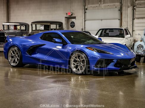 Used 2021 Chevrolet Corvette Stingray Premium Conv w/ Z51 Performance Package image 2