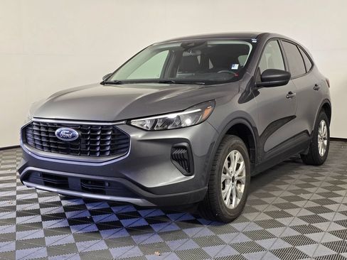 Used 2025 Ford Escape Active AWD/4WD image 3