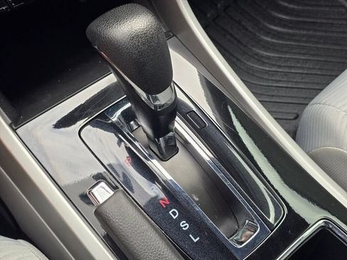 Used 2016 Honda Accord LX image 32