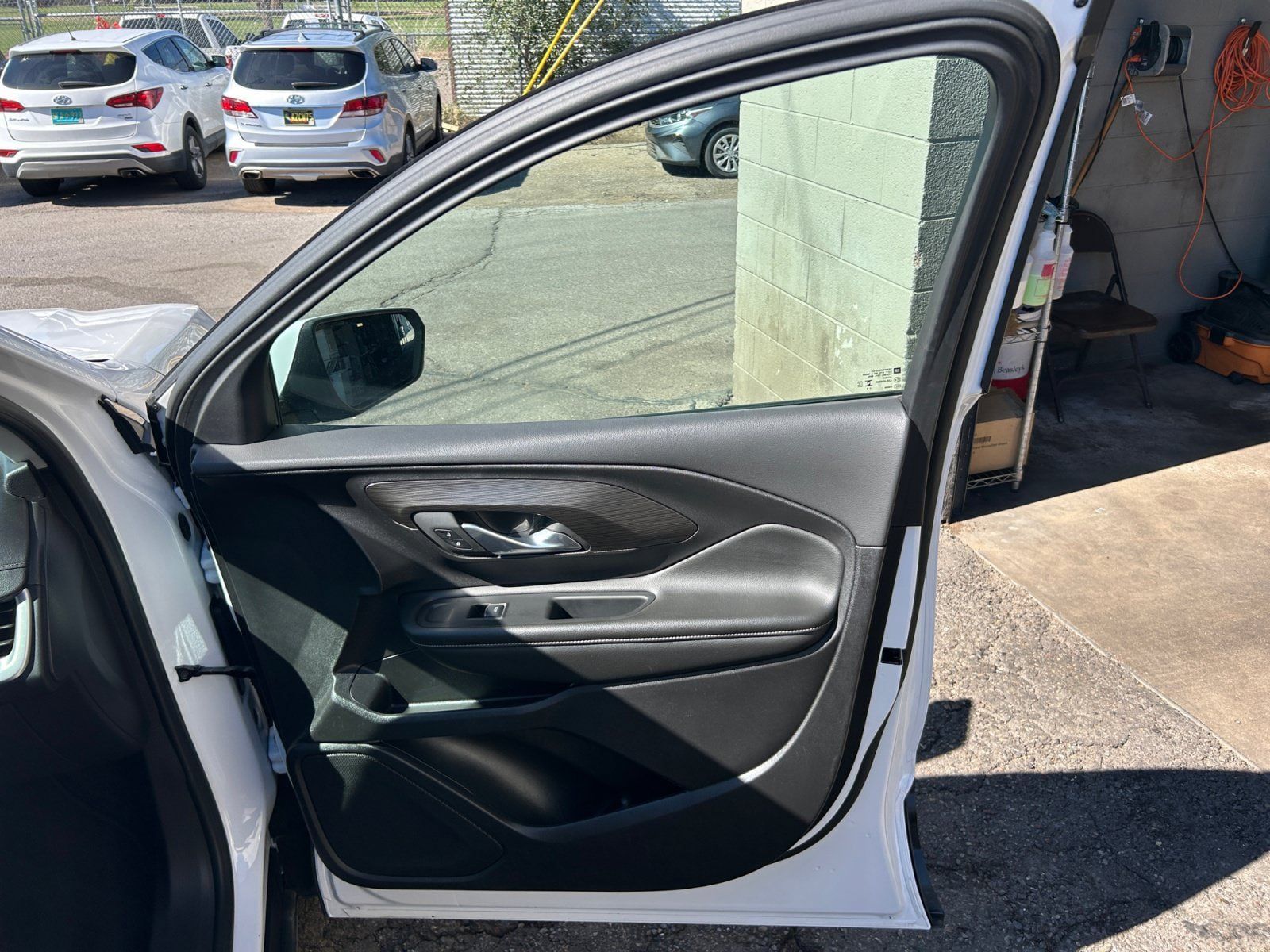 Used 2024 GMC Terrain SLE FWD image 33