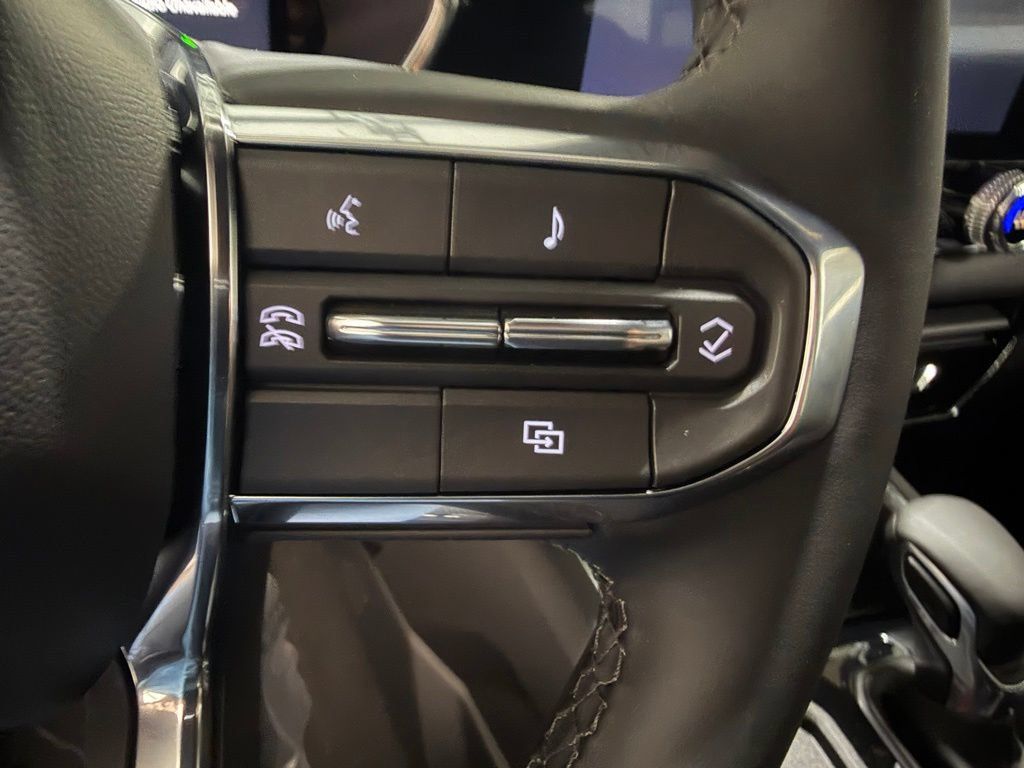 New 2026 GMC Canyon Elevation w/ Convenience Package RWD image 17