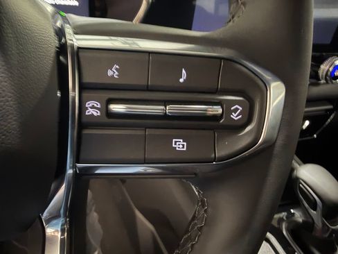 New 2026 GMC Canyon Elevation w/ Convenience Package RWD image 17