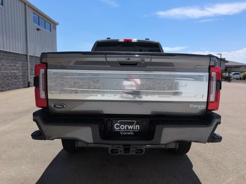 Certified 2025 Ford F350 Platinum w/ Platinum Plus Package AWD/4WD image 4