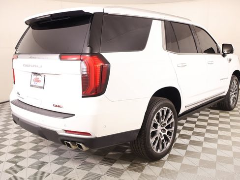 Used 2026 GMC Yukon Denali w/ Sun & Power Step Package AWD/4WD image 23