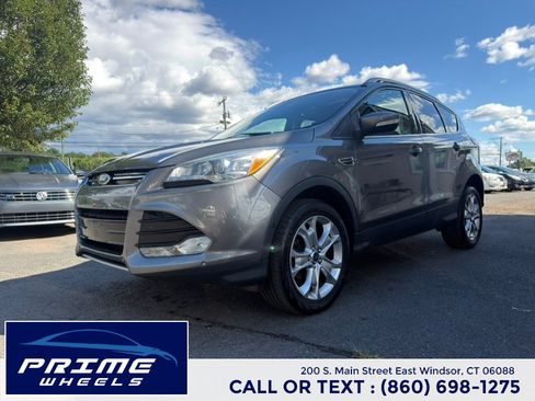 Used 2014 Ford Escape Titanium w/ Equipment Group 401A AWD/4WD image 3