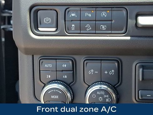 Used 2024 GMC Yukon XL AT4 w/ AT4 Premium Plus Package AWD/4WD image 9