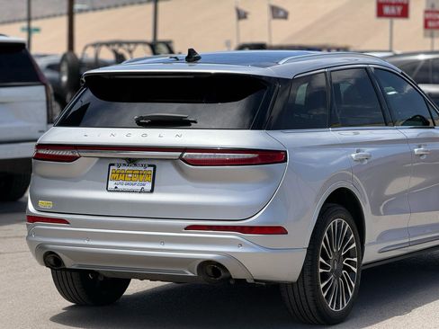 Used 2020 Lincoln Corsair Reserve w/ Appearance Package FWD image 9