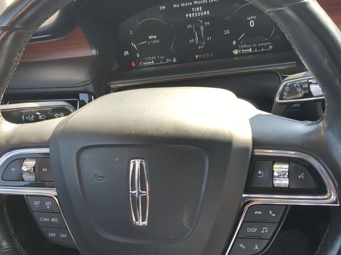 Used 2022 Lincoln Nautilus Reserve AWD/4WD image 14