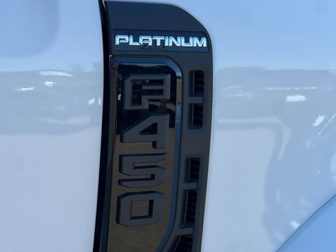 Used 2025 Ford F450 Platinum w/ FX4 Off-Road Package image 27