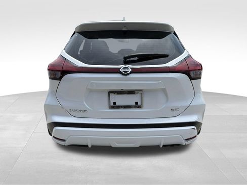 Certified 2021 Nissan Kicks SR FWD image 11