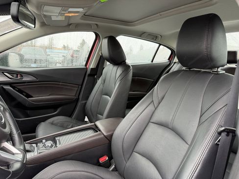 Used 2018 MAZDA MAZDA3 Grand Touring w/ Premium Equipment Package image 16