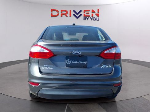 Used 2019 Ford Fiesta SE image 4