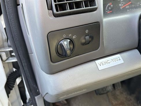 Used 2001 Ford F250 XL image 16