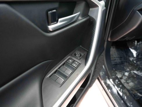 Used 2025 Toyota RAV4 XLE image 7