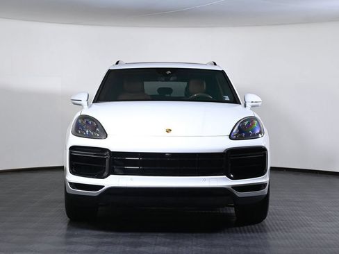 Certified 2023 Porsche Cayenne Turbo S AWD/4WD image 10