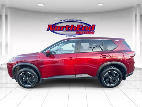 Used 2025 Nissan Rogue SV w/ SV Premium Package image 6