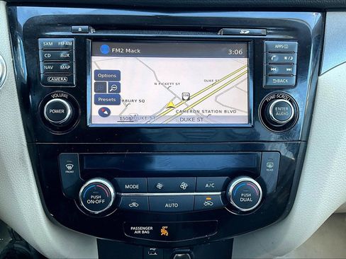 Used 2014 Nissan Rogue SV w/ SV Premium Package image 23