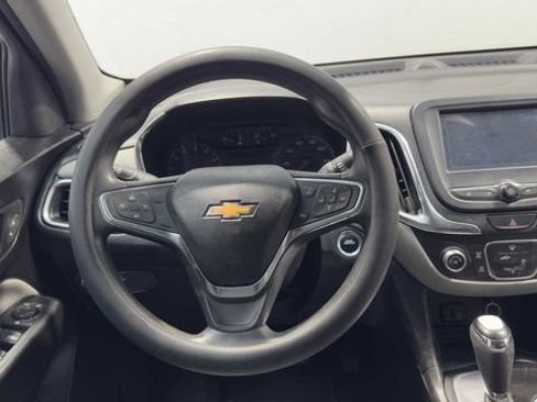 Used 2018 Chevrolet Equinox LS FWD image 19