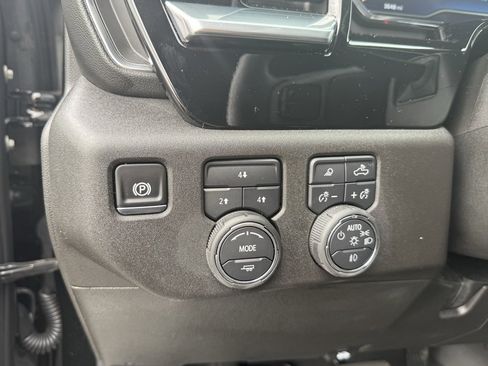 Used 2025 Chevrolet Silverado 2500 LT w/ Z71 Chrome Sport Edition image 19