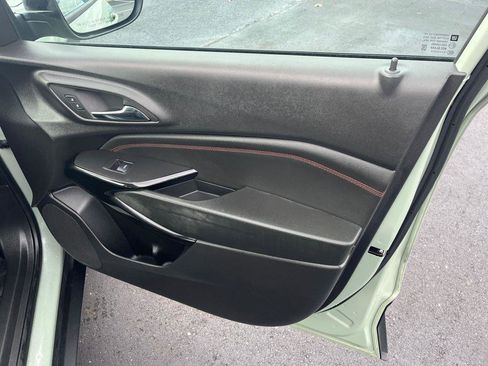 Used 2024 Chevrolet Trax RS w/ Sunroof Package image 28