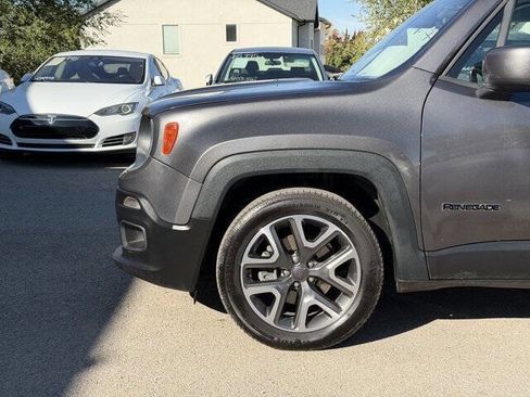 Used 2017 Jeep Renegade Latitude image 11