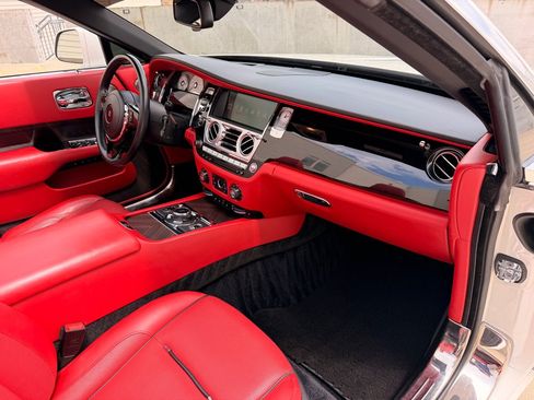Used 2017 Rolls-Royce Dawn RWD image 27
