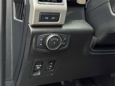 Used 2020 Ford F150 Lariat w/ Equipment Group 502A Luxury image 10