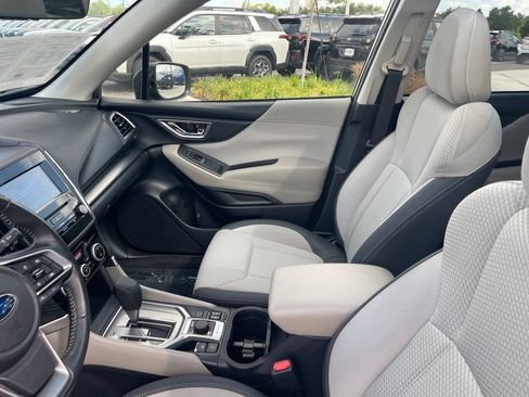 Used 2019 Subaru Forester Premium AWD/4WD image 16
