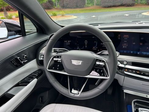 Used 2025 Cadillac Lyriq Sport RWD image 24