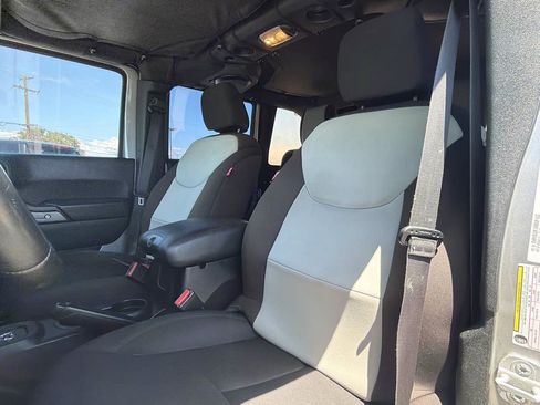 Used 2014 Jeep Wrangler Unlimited Sport w/ Connectivity Group AWD/4WD image 8