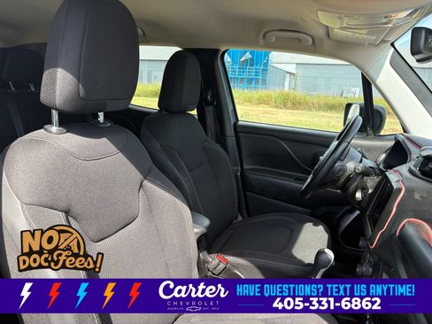 Used 2023 Jeep Renegade Latitude w/ Premium Group AWD/4WD image 11