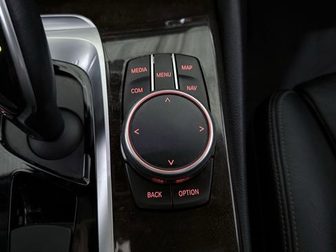 Used 2017 BMW 540i xDrive image 40