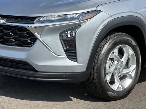 Certified 2024 Chevrolet Trax LS w/ LS Convenience Package FWD image 7
