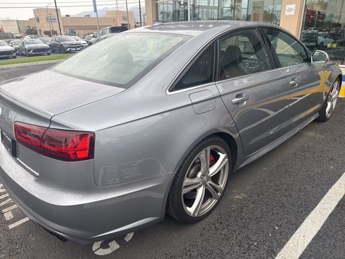Used 2018 Audi S6 Premium Plus w/ S Sport Package image 3
