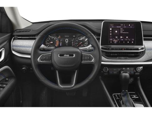 Certified 2022 Jeep Compass Latitude w/ Sun and Sound Group FWD image 7
