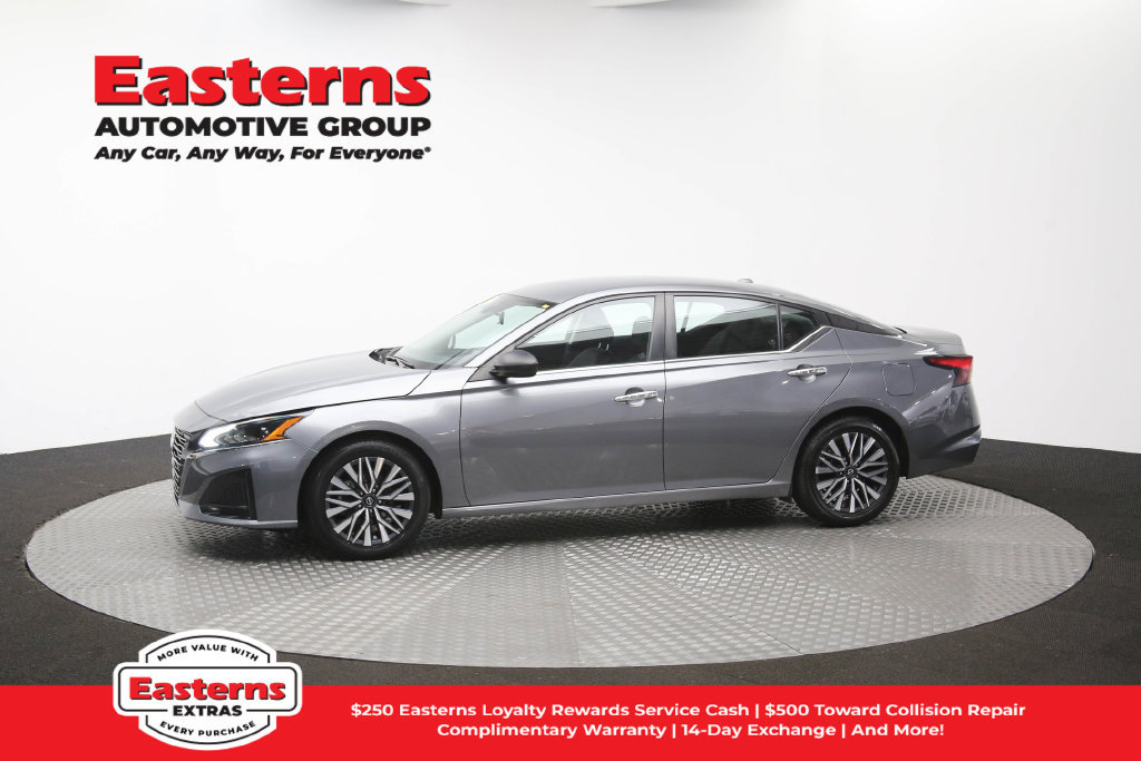 Used 2024 Nissan Altima 2.5 SV FWD image 61