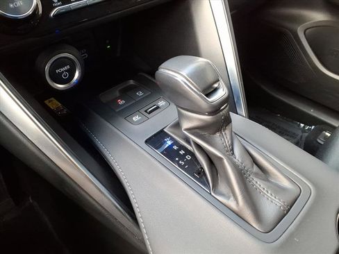 Certified 2023 Toyota Venza XLE image 17