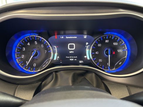 Used 2026 Chrysler Pacifica Select FWD image 12