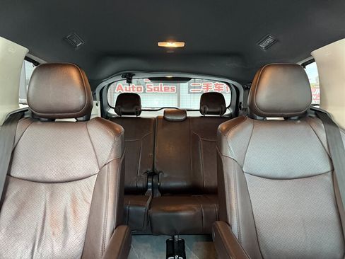 Used 2021 Toyota Sienna Platinum FWD image 24