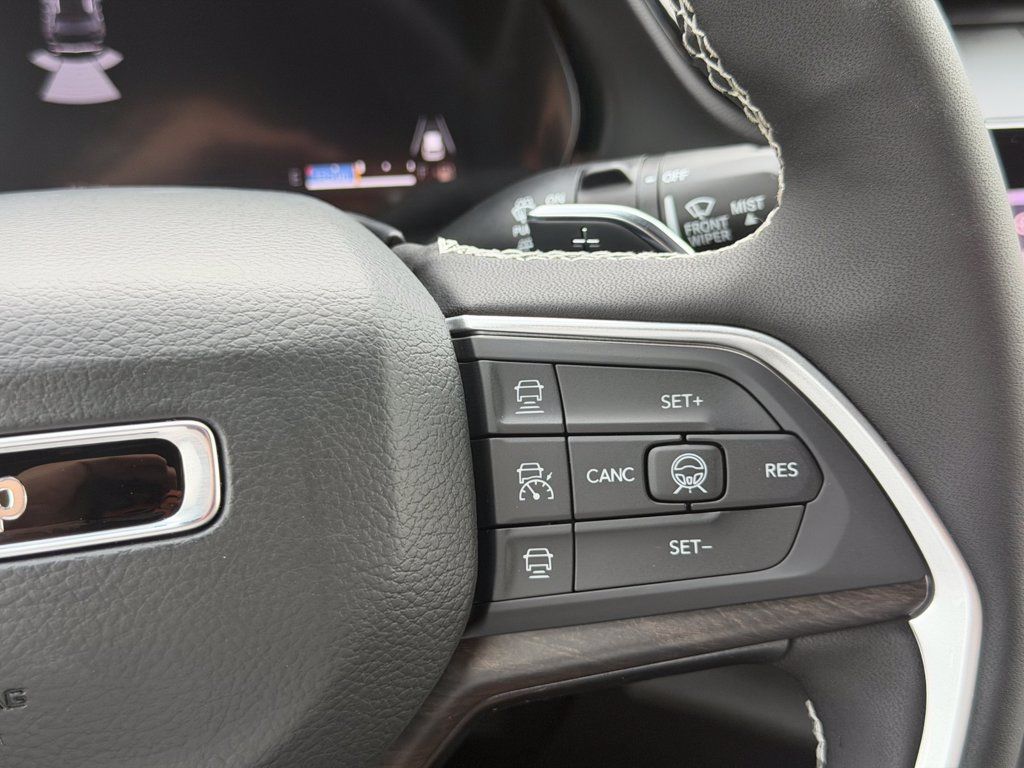 New 2026 Jeep Grand Cherokee Limited RWD image 17