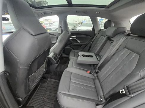 Used 2025 Audi Q5 Premium Plus image 13