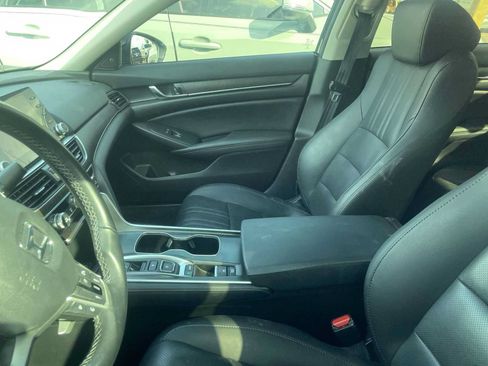 Used 2021 Honda Accord Touring image 6